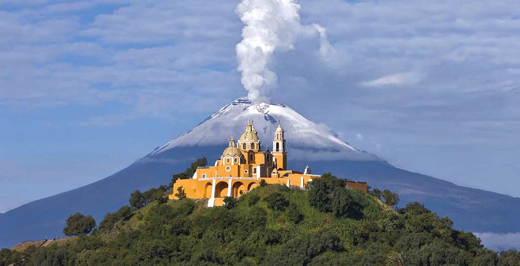 Cholula mágica: Túneles secretos y vista a los volcanes